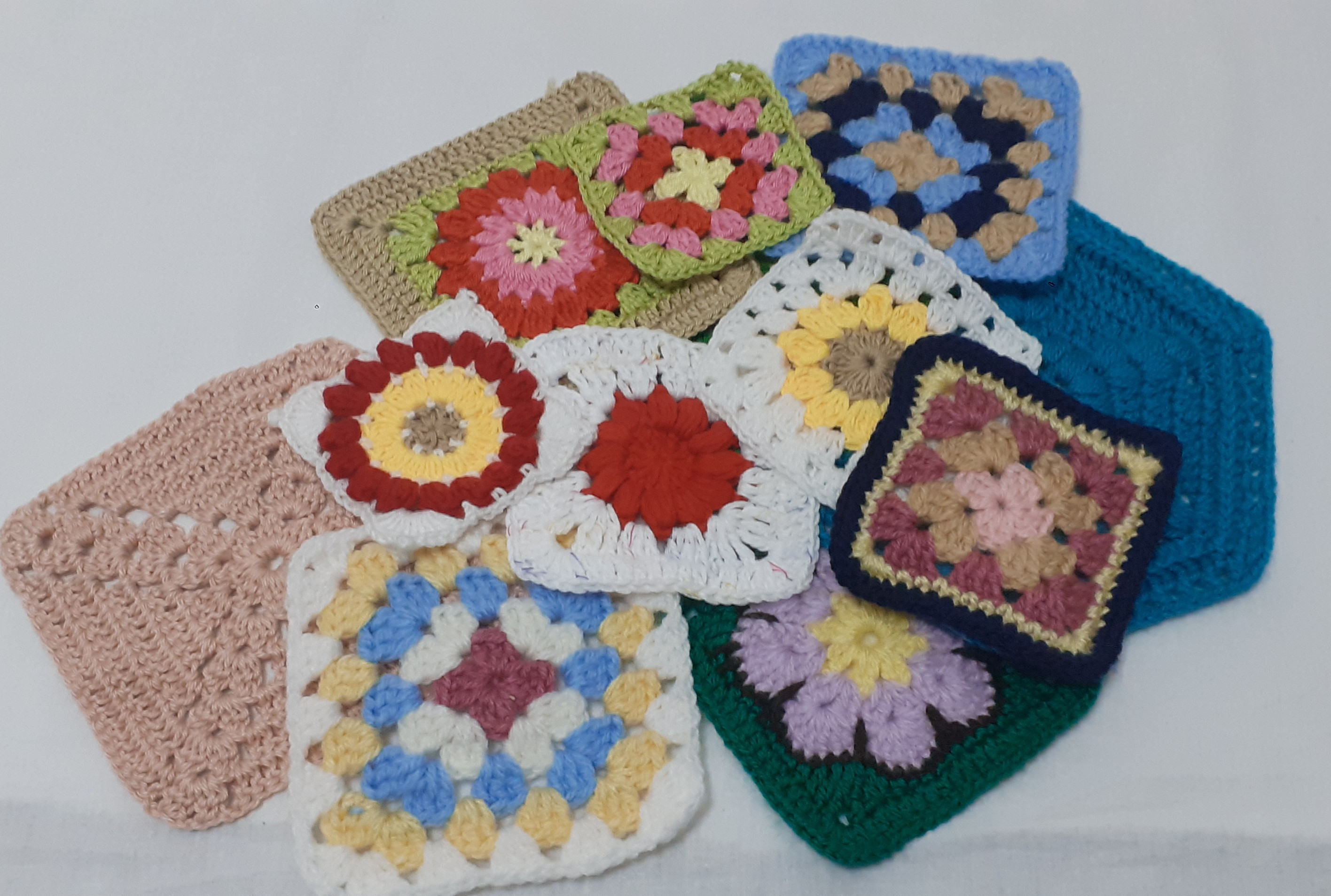 La Magia della Granny Square: Origini. Ritorno di Moda e creazioni creative per tutti i gusti!